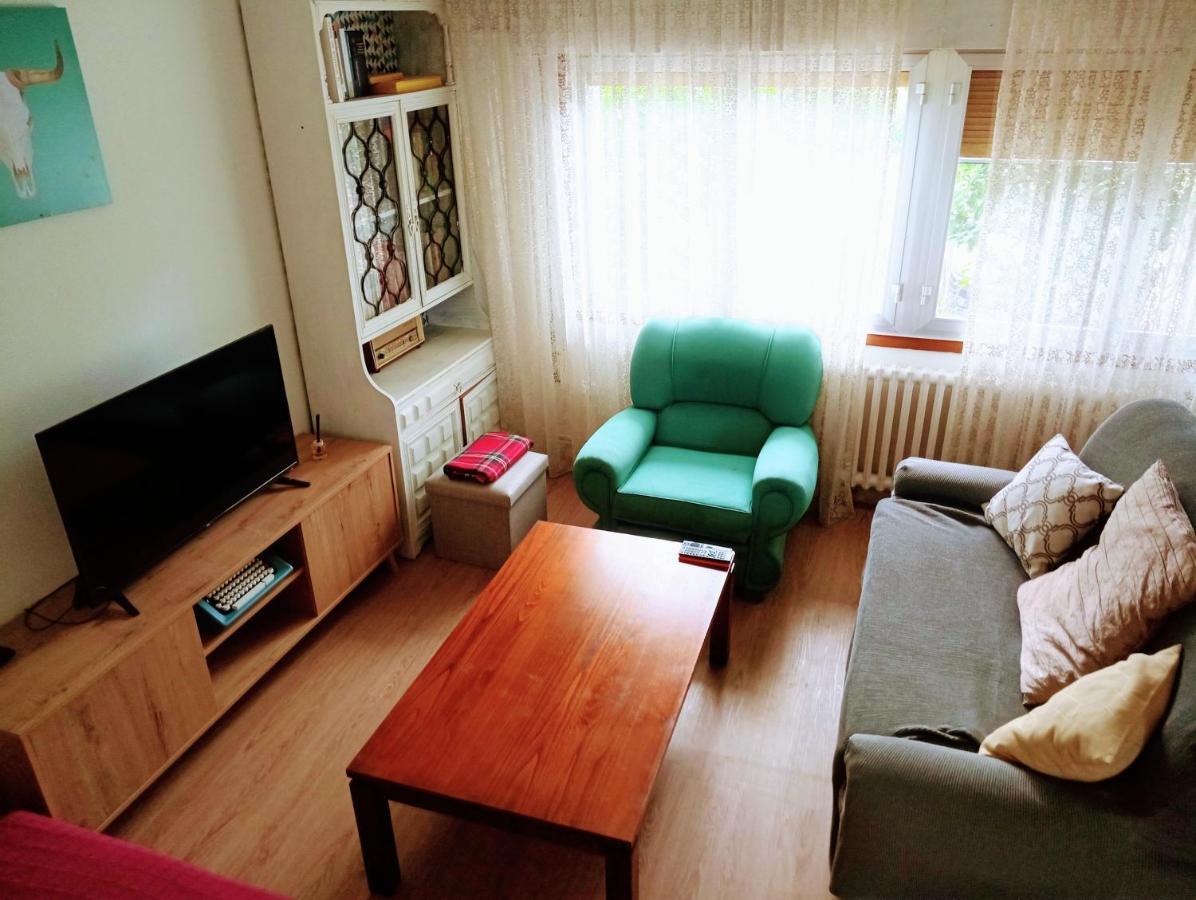 Con Piscina La Arboleda Holiday home *